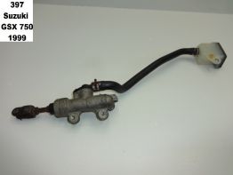 Rempomp achter Suzuki GSX 750