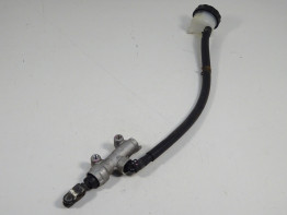 Rempomp achter Kawasaki ER 6