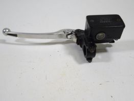 Rempomp achter Suzuki Burgman 650