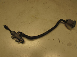 Rempomp achter Suzuki GSX R 750