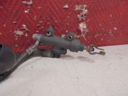 Rempomp achter Honda CB 600 F