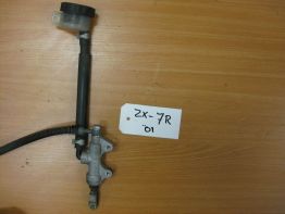 Rempomp achter Kawasaki ZX 7 R