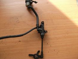 Rempomp achter Yamaha TDM