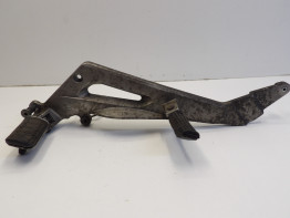 Fussrastetrager vorne links Honda Deauville 650 - 700
