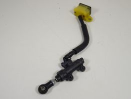 Rempomp achter Honda CBR Fireblade