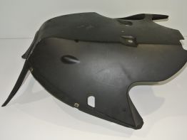 Cowl V shape under BMW K 1200 GT