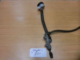 Rempomp achter Kawasaki ZEPHYR 750