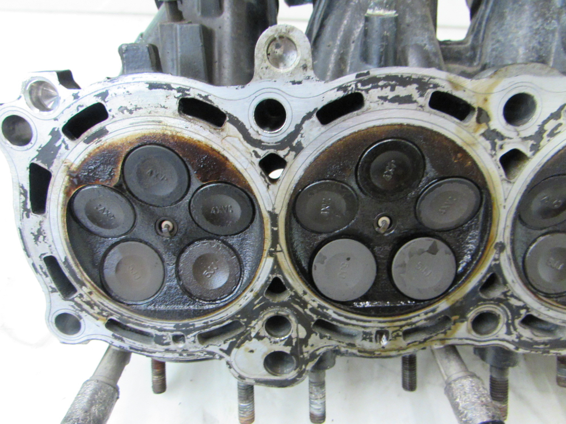 Cylinder head Yamaha YZF R1 20002001