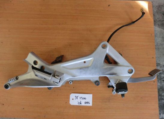 Fussrastetrager vorne rechts Honda ST 1300 Pan European