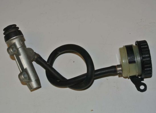 Rempomp achter BMW R 1200 RT