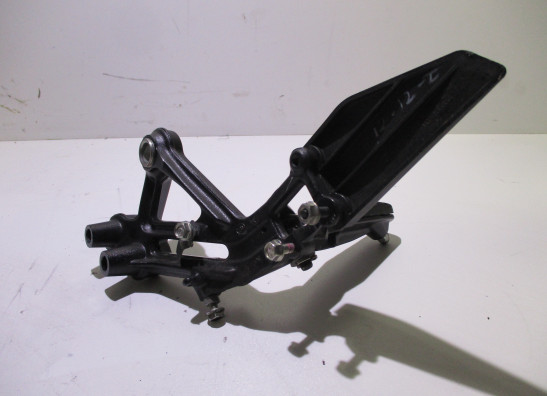 Footrest right KTM 390 Duke