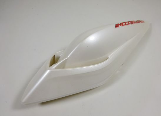 Rechter achterkant MV Agusta 800 Brutale