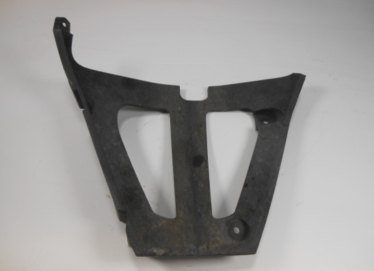 Cowl V shape under Suzuki GSX R 600