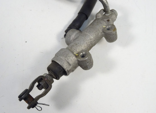 Rempomp achter Kawasaki ER 6