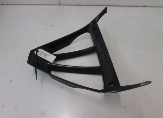 Cowl V shape under Yamaha YZF R1