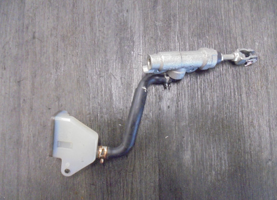 Rempomp achter Suzuki GSR 600 2006-2009