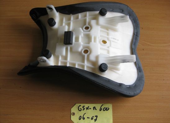 Zadel Suzuki GSX R 600