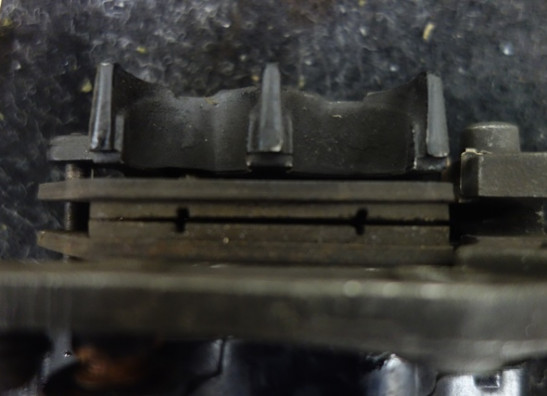 Remklauw links voor Suzuki GSF 600 650 Bandit 