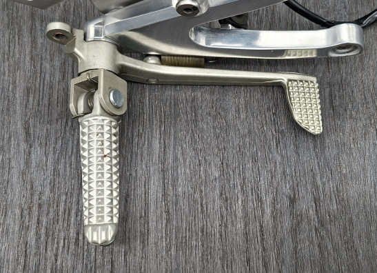 Fussrastetrager vorne rechts Yamaha YZF R1