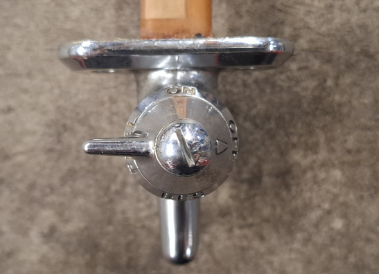 Benzinhahn Suzuki VS 700 Intruder