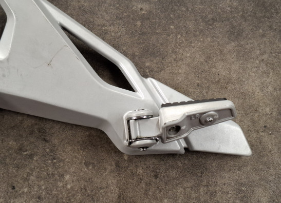 Fussrastetrager vorne links CFMoto 650 MT
