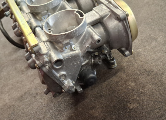 Carburetor assy Yamaha FZR 1000