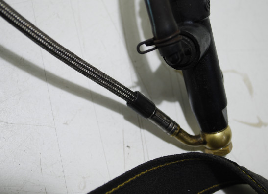 Rempomp achter Ducati monster 900