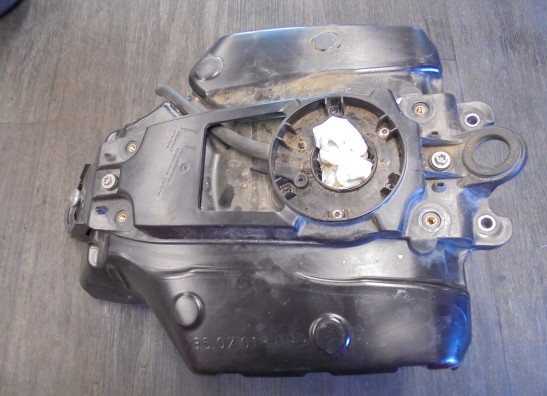 Tank Husqvarna Svartpilen 401