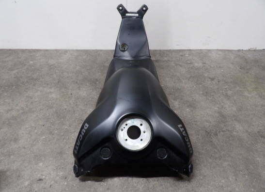 Tank Ducati Streetfighter V4