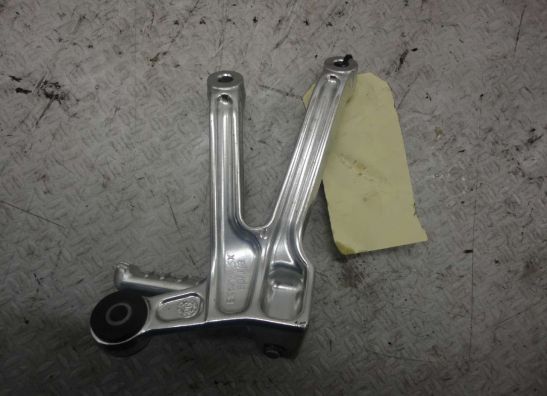 Soziusfussraste links Aprilia Tuono 1000