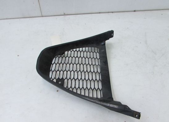 Cowl V shape under Suzuki GSX R 1000
