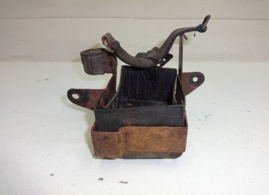 Batterie befestigung Honda CB 250 N