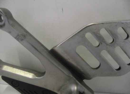 Main step holder left Yamaha YZF R6
