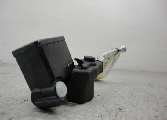 Bremszylinder vorne Suzuki Burgman 400