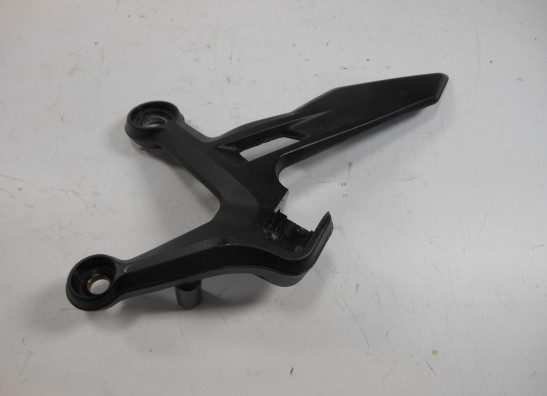 Fussrastetrager vorne links KTM 790 Duke