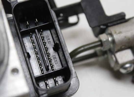 ABS pomp Yamaha MT 09