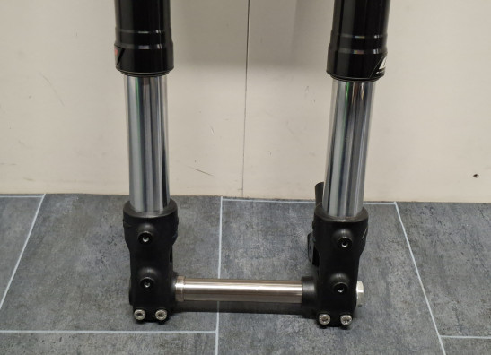 Voorpoten compleet KTM 690 Duke 4