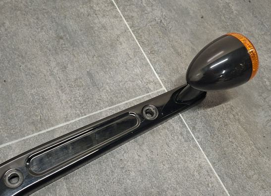 Linker achterkant Harley Davidson FXBB Street Bob