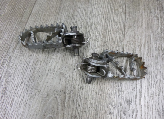 Voetsteun links KTM 950 Adventure 2002-2004