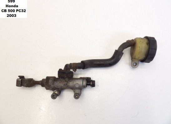 Rempomp achter Honda CB 500