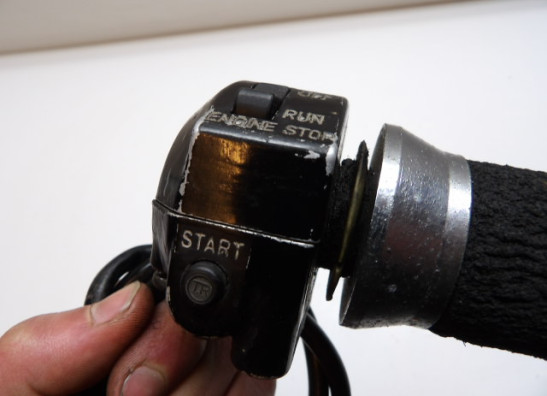 Handlebar switch assy right Suzuki GS 850
