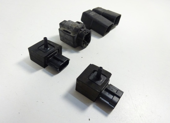 Relais unit Suzuki GSR 750