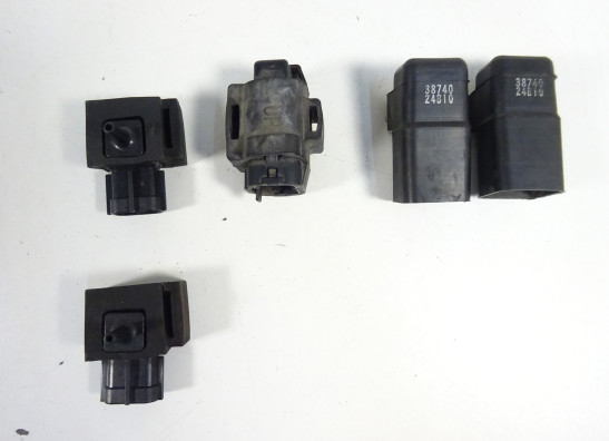 Relais unit Suzuki GSR 750