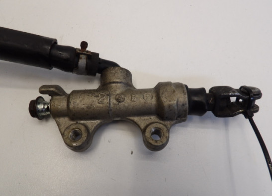 Rempomp achter Kawasaki ZX 7 R