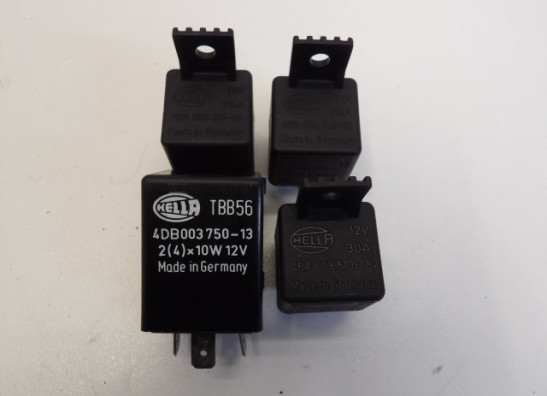 Relay Triumph Trophy 900