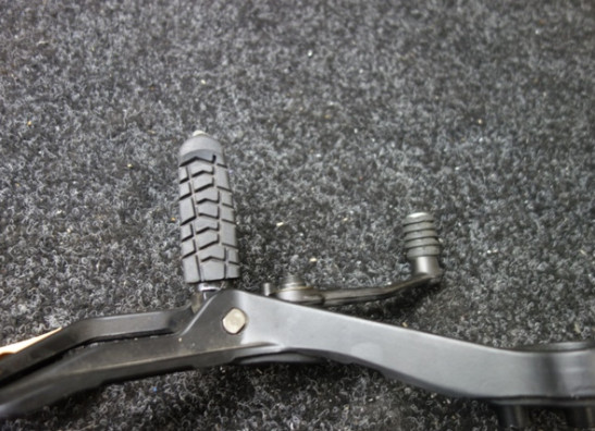 Fussrastetrager vorne links KTM RC 390