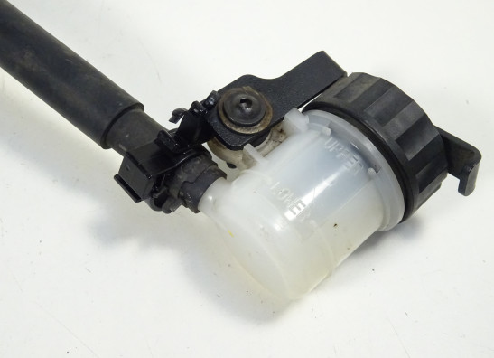 Rempomp achter Yamaha MT 09