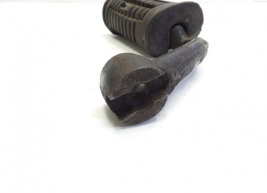 Footrest left Suzuki GT 380