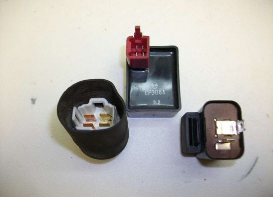 Relay Kawasaki ZXR 400