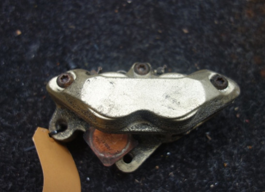 Remklauw rechts voor Aprilia RSV 1000